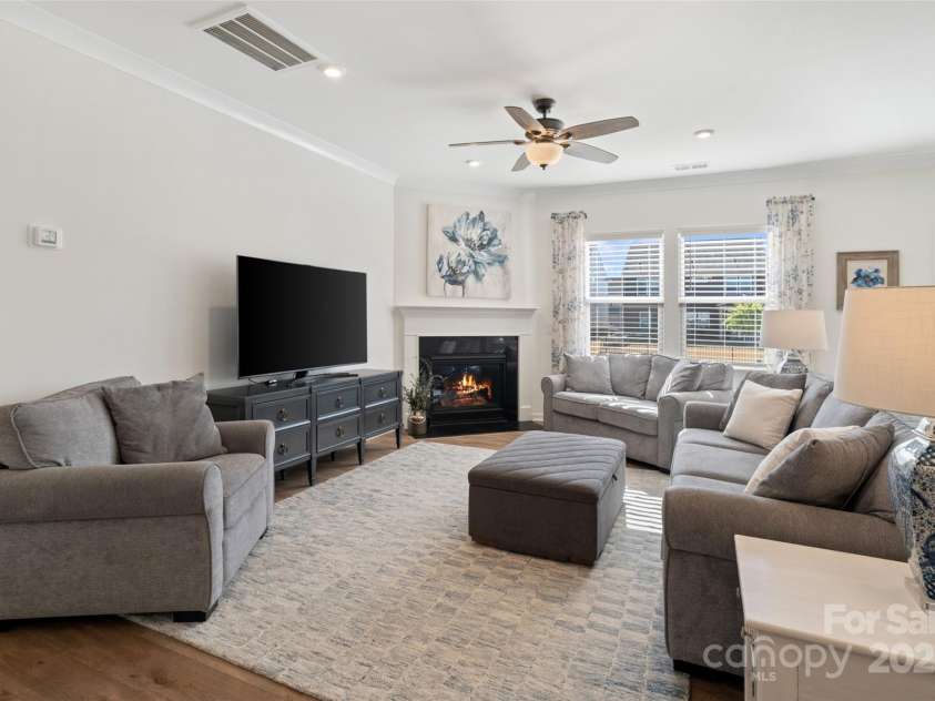 14235 Canemeadow Drive, Charlotte, NC 28278.  MLS# CAR4237317, YatesRealty ID 15445. 