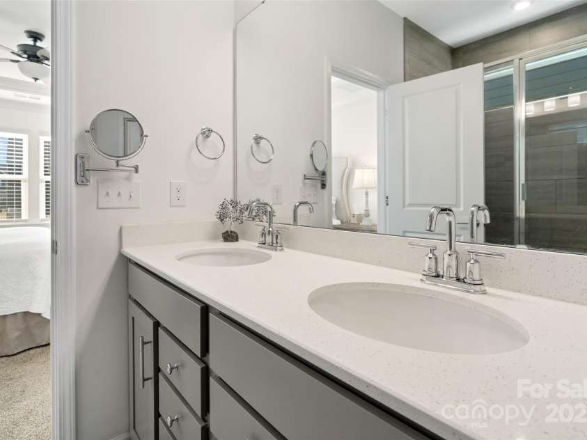 14235 Canemeadow Drive, Charlotte, NC 28278.  MLS# CAR4237317, YatesRealty ID 15445. 