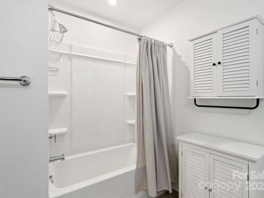 14235 Canemeadow Drive, Charlotte, NC 28278.  MLS# CAR4237317, YatesRealty ID 15445. 