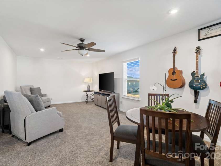 14235 Canemeadow Drive, Charlotte, NC 28278.  MLS# CAR4237317, YatesRealty ID 15445. 