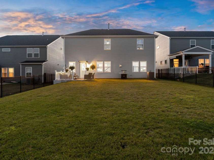 14235 Canemeadow Drive, Charlotte, NC 28278.  MLS# CAR4237317, YatesRealty ID 15445. 