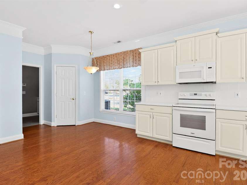 2525 Old Ashworth Lane, Concord, NC 28027.  MLS# CAR4370913, YatesRealty ID 15446. Kitchen