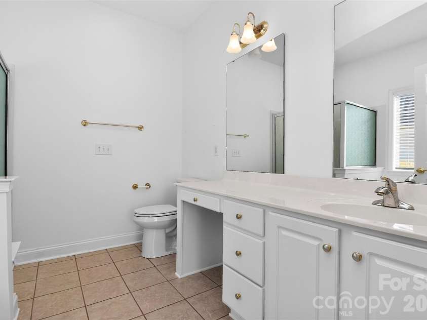 2525 Old Ashworth Lane, Concord, NC 28027.  MLS# CAR4370913, YatesRealty ID 15446. Primary Bath