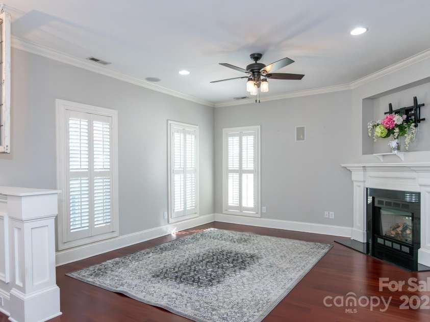 3203 Kelsey Plaza, Kannapolis, NC 28081.  MLS# CAR4152453, YatesRealty ID 15446. 