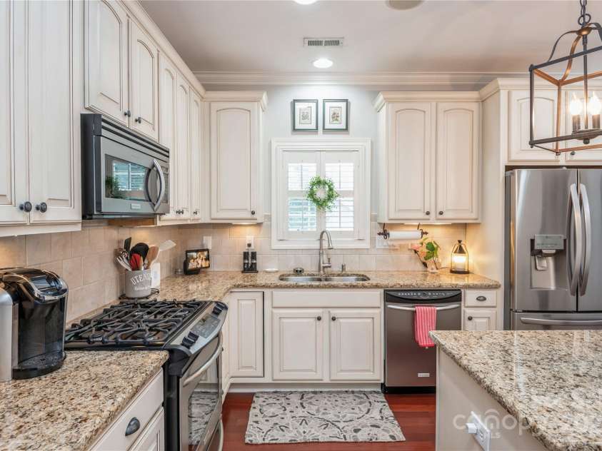 3203 Kelsey Plaza, Kannapolis, NC 28081.  MLS# CAR4152453, YatesRealty ID 15446. 