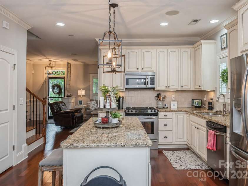 3203 Kelsey Plaza, Kannapolis, NC 28081.  MLS# CAR4152453, YatesRealty ID 15446. 