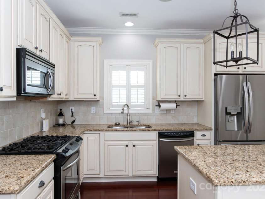 3203 Kelsey Plaza, Kannapolis, NC 28081.  MLS# CAR4152453, YatesRealty ID 15446. 