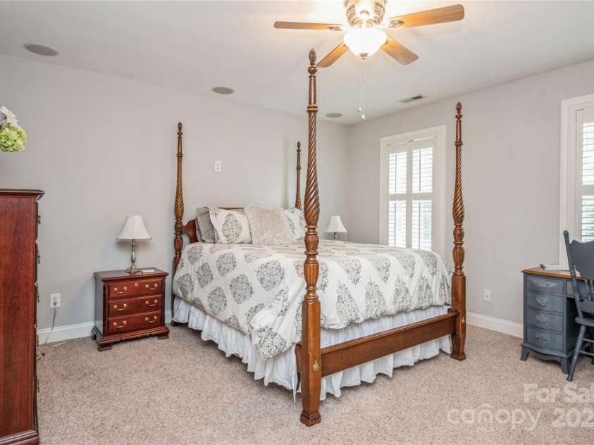 3203 Kelsey Plaza, Kannapolis, NC 28081.  MLS# CAR4152453, YatesRealty ID 15446. 