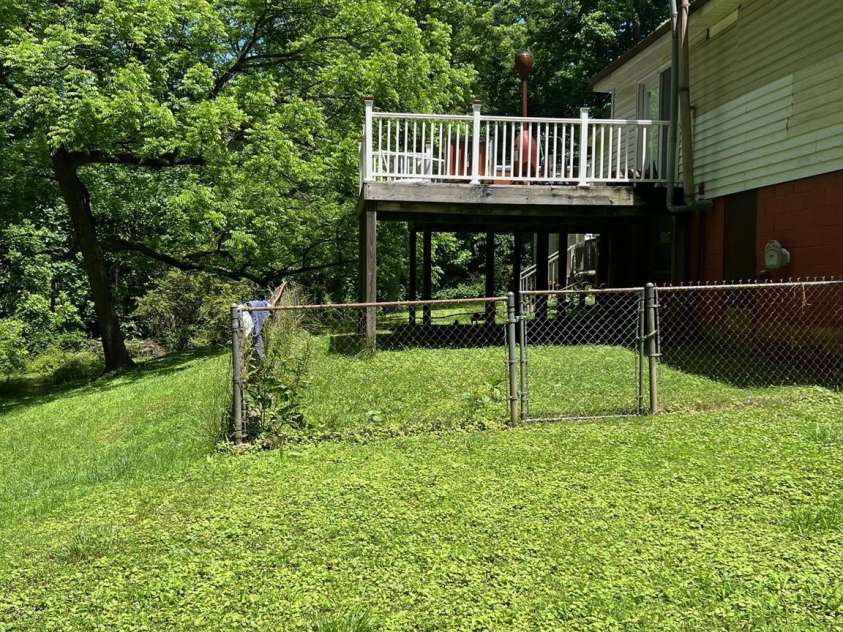 1313 Lower Dallas Hwy Highway, Dallas, NC 28034.  MLS# CAR4260317, YatesRealty ID 15447. 