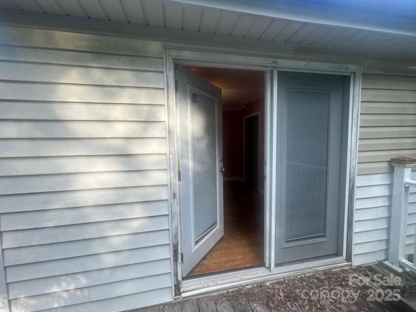 1313 Lower Dallas Hwy Highway, Dallas, NC 28034.  MLS# CAR4260317, YatesRealty ID 15447. 