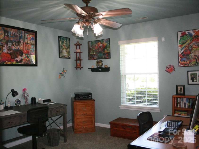 4711 Lenox Hill Place, Charlotte, NC 28269.  MLS# CAR4261268, YatesRealty ID 15448. 