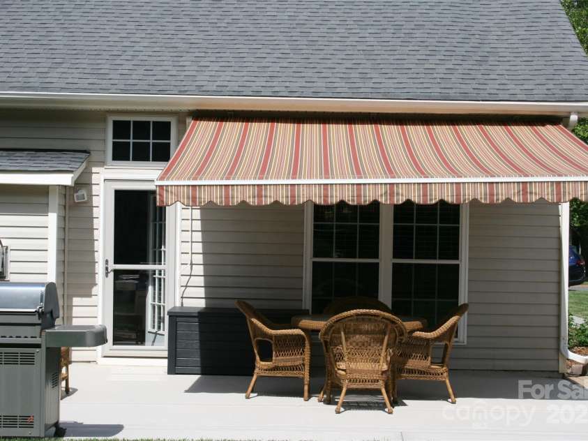 4711 Lenox Hill Place, Charlotte, NC 28269.  MLS# CAR4261268, YatesRealty ID 15448. Awning Opened