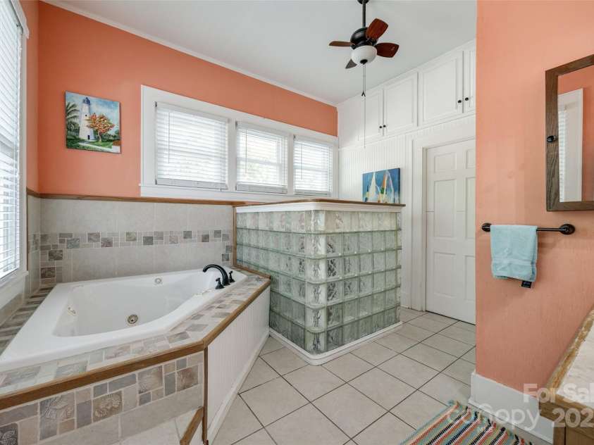 165 Mimosa Terrace, Wadesboro, NC 28170.  MLS# CAR4241177, YatesRealty ID 15449. Primary Bath with seperate tub and shower