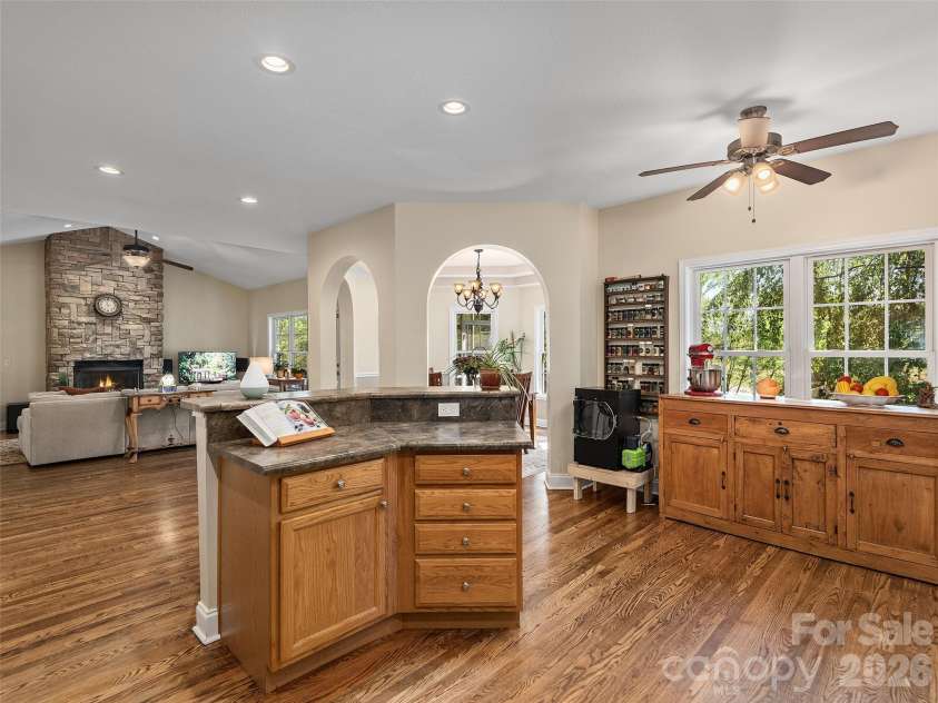 37 Crimson Lane, Hendersonville, NC 28792.  MLS# CAR4372173, YatesRealty ID 15449. 
