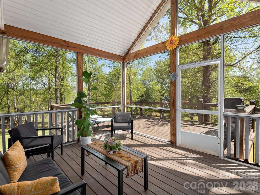 37 Crimson Lane, Hendersonville, NC 28792.  MLS# CAR4372173, YatesRealty ID 15449. 