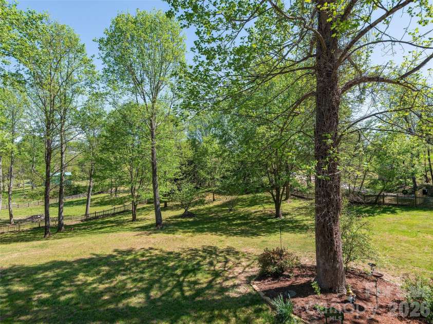 37 Crimson Lane, Hendersonville, NC 28792.  MLS# CAR4372173, YatesRealty ID 15449. 