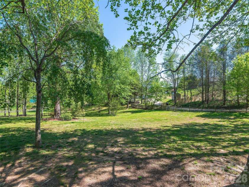 37 Crimson Lane, Hendersonville, NC 28792.  MLS# CAR4372173, YatesRealty ID 15449. 