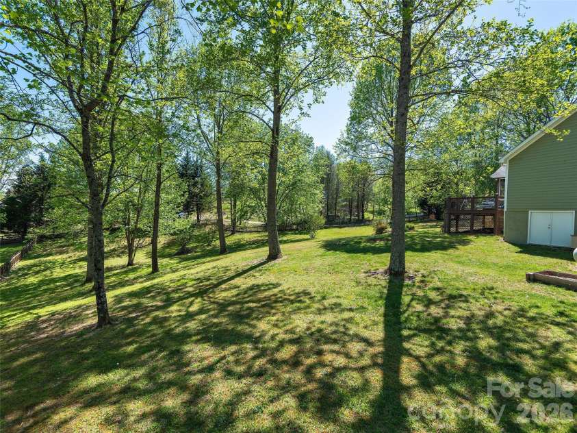 37 Crimson Lane, Hendersonville, NC 28792.  MLS# CAR4372173, YatesRealty ID 15449. 