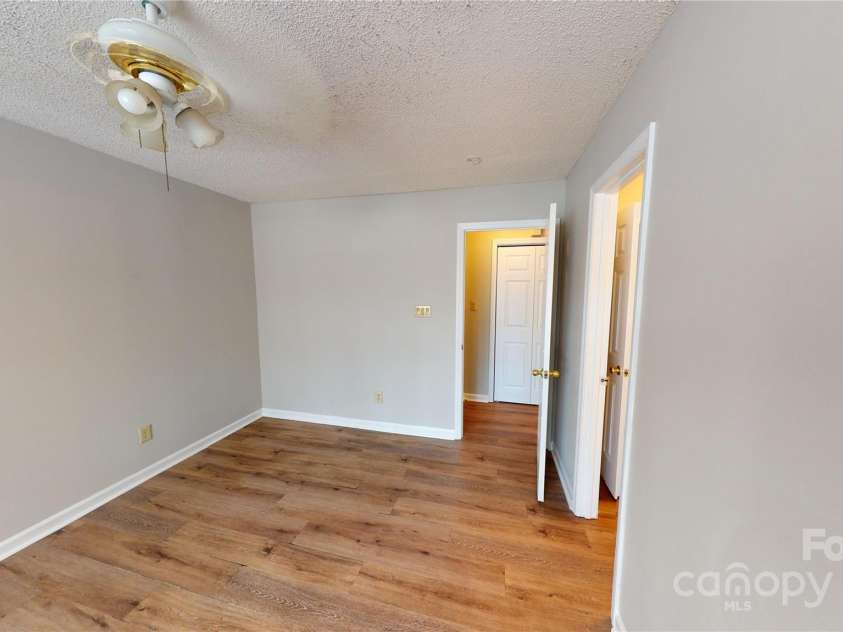 5921 Amity Springs Drive, Charlotte, NC 28212.  MLS# CAR4228386, YatesRealty ID 1545. 