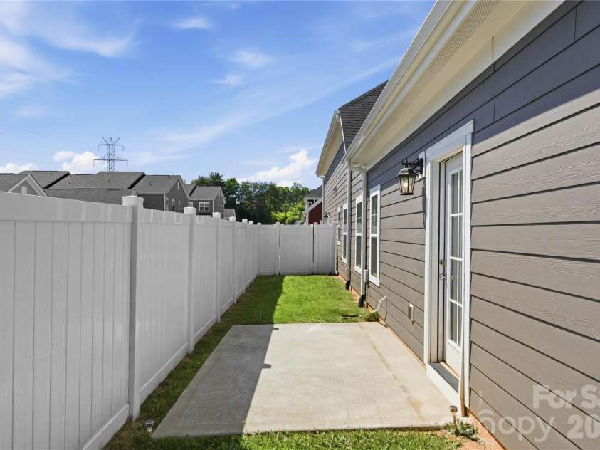 2273 Moss Haven Lane, Denver, NC 28037.  MLS# CAR4372382, YatesRealty ID 15450. 