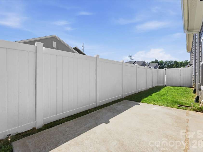 2273 Moss Haven Lane, Denver, NC 28037.  MLS# CAR4372382, YatesRealty ID 15450. 