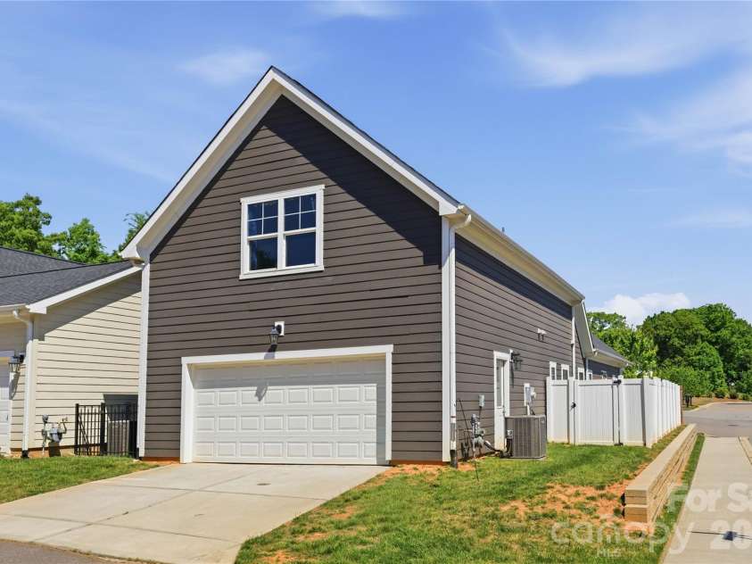 2273 Moss Haven Lane, Denver, NC 28037.  MLS# CAR4372382, YatesRealty ID 15450. 