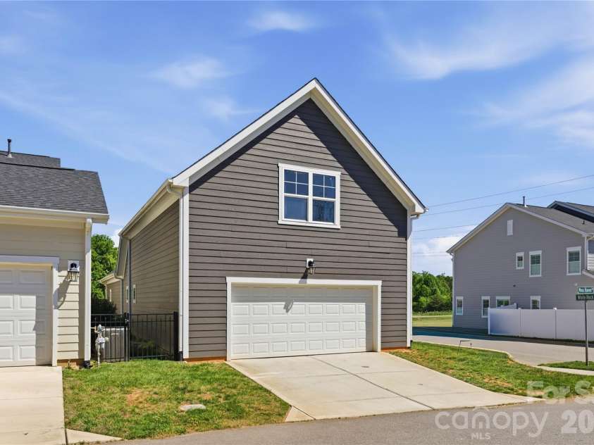 2273 Moss Haven Lane, Denver, NC 28037.  MLS# CAR4372382, YatesRealty ID 15450. 