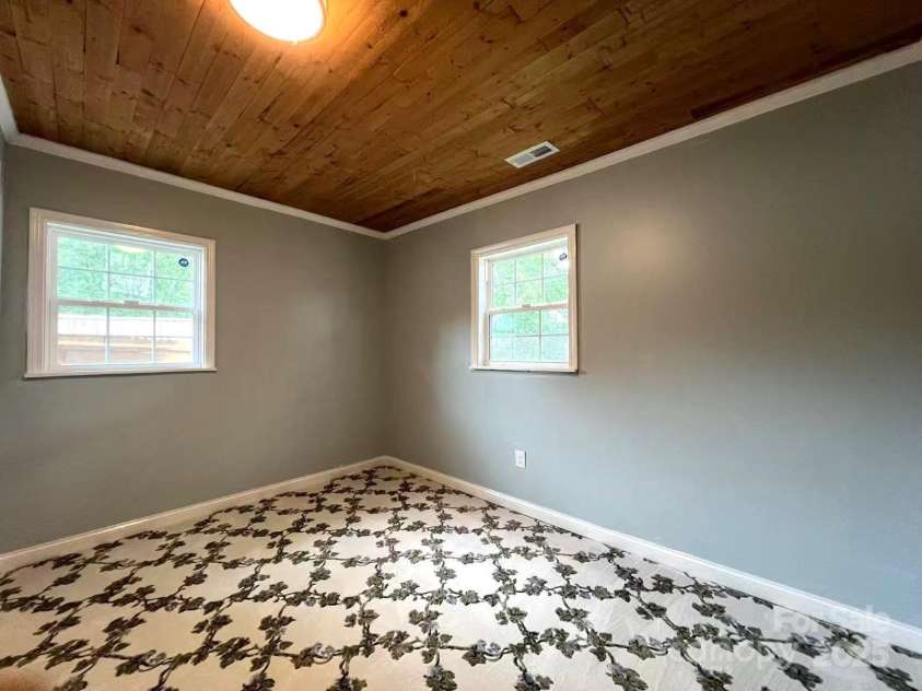2328 Milton Avenue, Gastonia, NC 28052.  MLS# CAR4254025, YatesRealty ID 15450. 