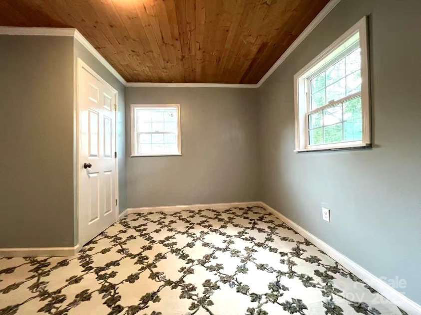 2328 Milton Avenue, Gastonia, NC 28052.  MLS# CAR4254025, YatesRealty ID 15450. 