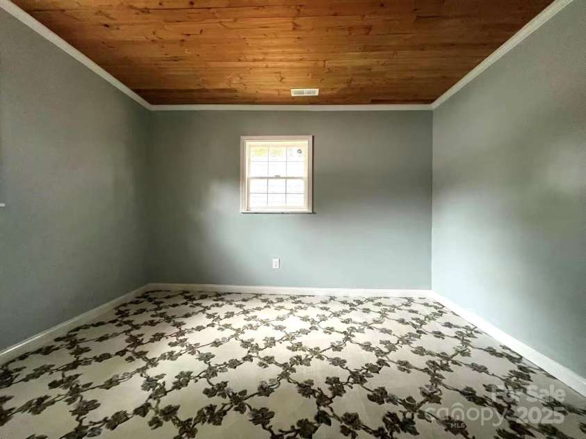 2328 Milton Avenue, Gastonia, NC 28052.  MLS# CAR4254025, YatesRealty ID 15450. 