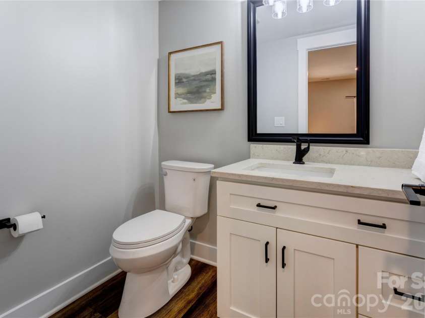 9311 Willowglen Trail, Charlotte, NC 28215.  MLS# CAR4372913, YatesRealty ID 15451. Basement Half Bath