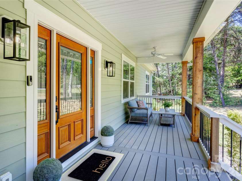 9311 Willowglen Trail, Charlotte, NC 28215.  MLS# CAR4372913, YatesRealty ID 15451. Large trex deck