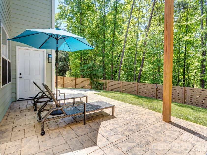 9311 Willowglen Trail, Charlotte, NC 28215.  MLS# CAR4372913, YatesRealty ID 15451. Patio with pavers