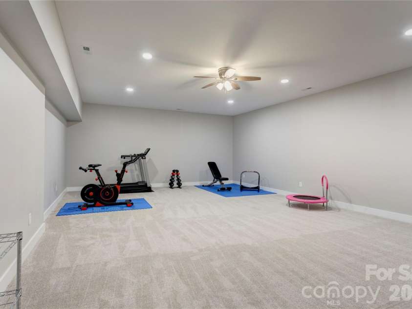 9311 Willowglen Trail, Charlotte, NC 28215.  MLS# CAR4372913, YatesRealty ID 15451. Work out room/ office or playroom