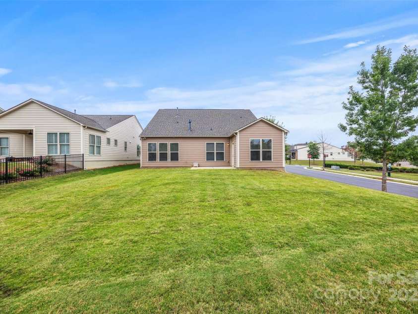 984 Kirby Drive, Fort Mill, SC 29715.  MLS# CAR4185703, YatesRealty ID 15451. Backyard