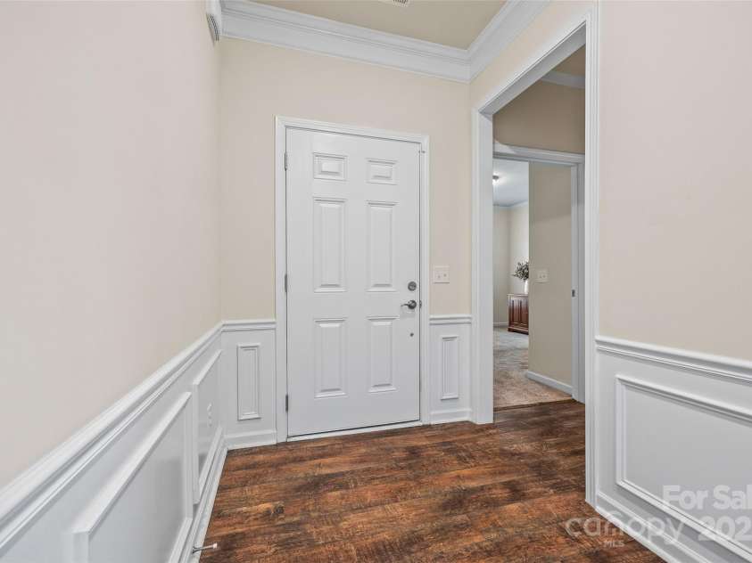 984 Kirby Drive, Fort Mill, SC 29715.  MLS# CAR4185703, YatesRealty ID 15451. Entryway