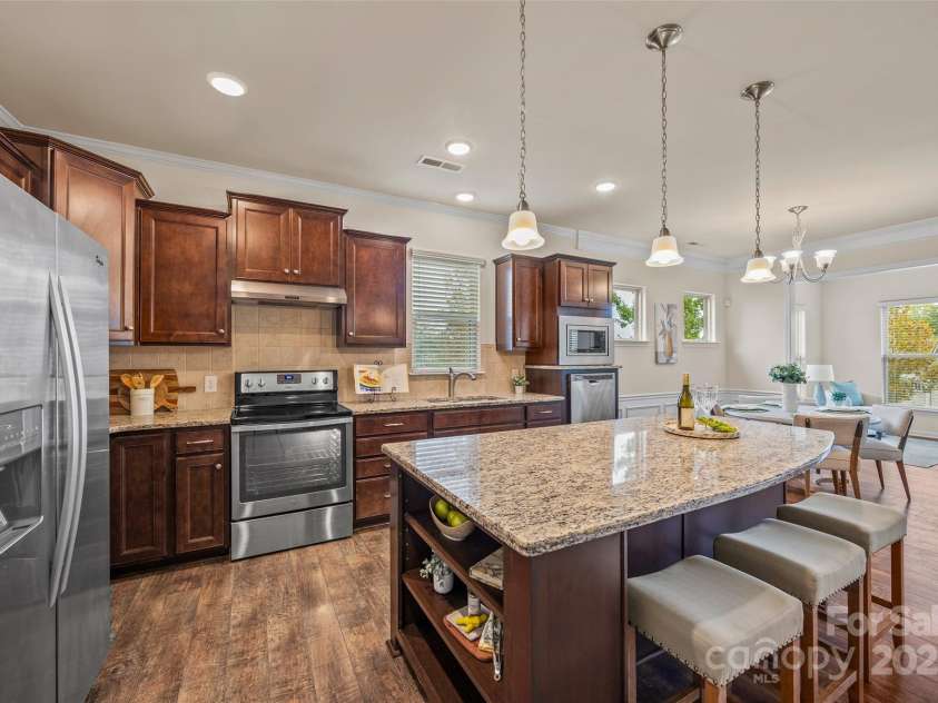 984 Kirby Drive, Fort Mill, SC 29715.  MLS# CAR4185703, YatesRealty ID 15451. Kitchen - previously staged