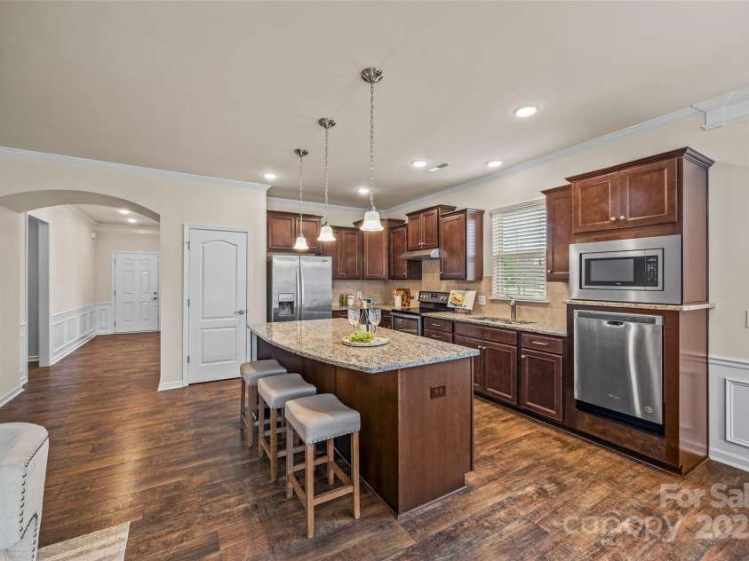 984 Kirby Drive, Fort Mill, SC 29715.  MLS# CAR4185703, YatesRealty ID 15451. Kitchen - previously staged