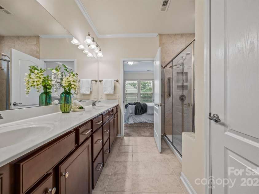 984 Kirby Drive, Fort Mill, SC 29715.  MLS# CAR4185703, YatesRealty ID 15451. Primary Bathroom