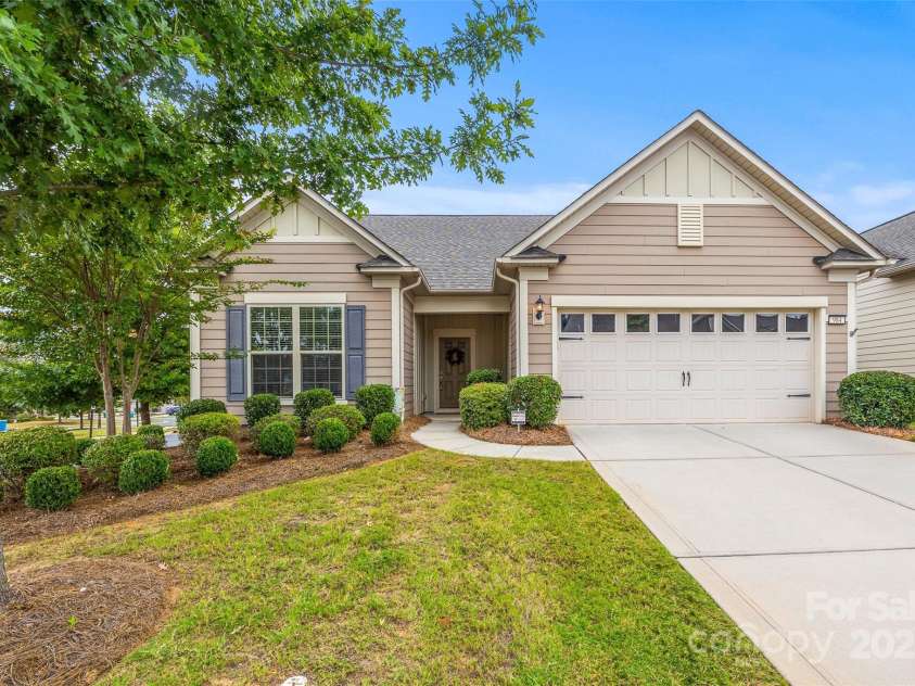 984 Kirby Drive, Fort Mill, SC 29715.  MLS# CAR4185703, YatesRealty ID 15451. Welcome Home!