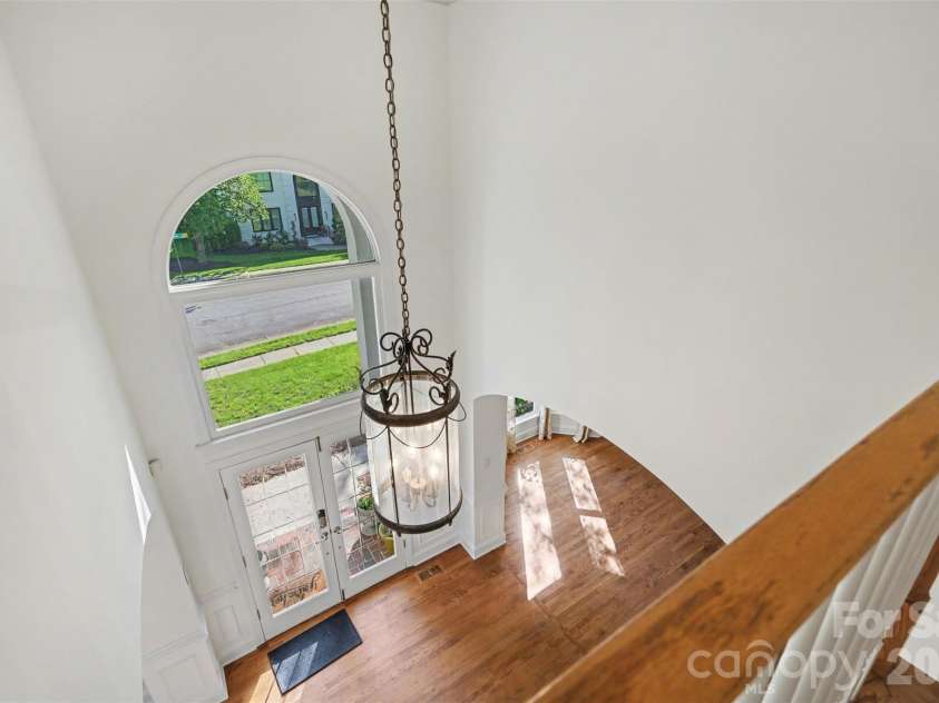 6123 Glen Manor Drive, Charlotte, NC 28269.  MLS# CAR4368143, YatesRealty ID 15452. 