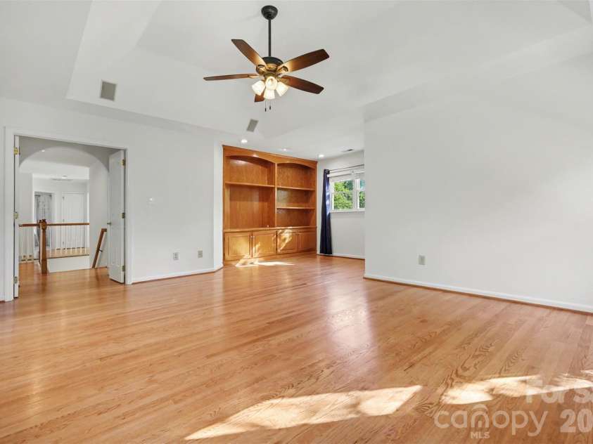 6123 Glen Manor Drive, Charlotte, NC 28269.  MLS# CAR4368143, YatesRealty ID 15452. 