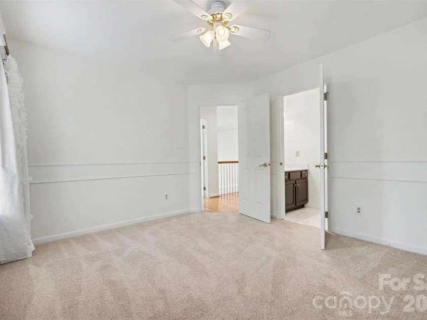 6123 Glen Manor Drive, Charlotte, NC 28269.  MLS# CAR4368143, YatesRealty ID 15452. 