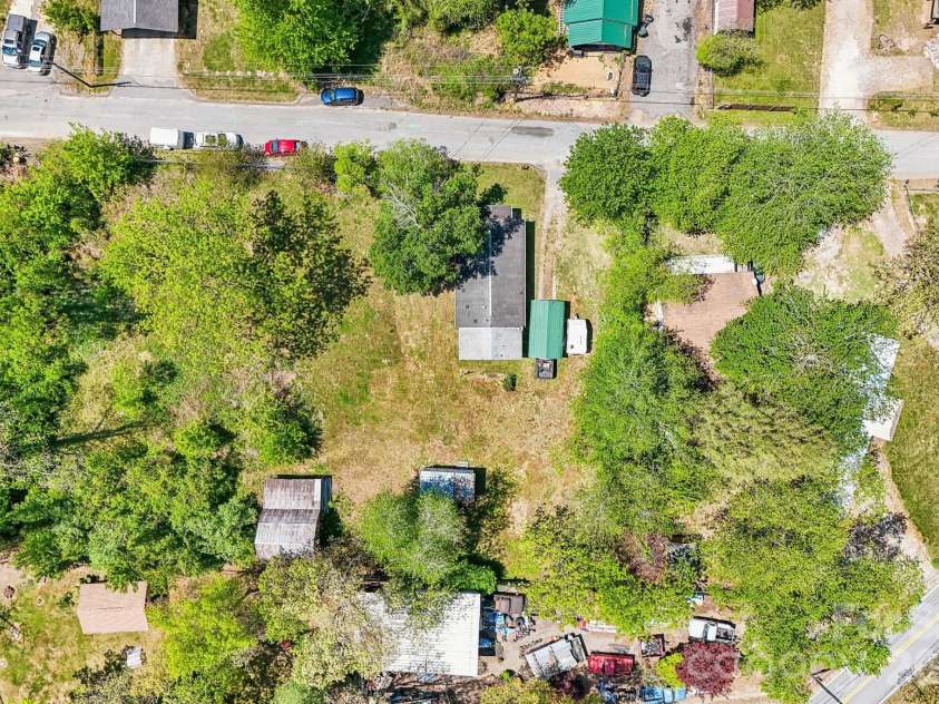 235 Gull Avenue, East Flat Rock, NC 28726.  MLS# CAR4373361, YatesRealty ID 15454. 