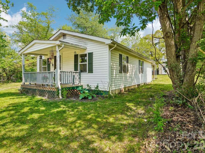 235 Gull Avenue, East Flat Rock, NC 28726.  MLS# CAR4373361, YatesRealty ID 15454. 