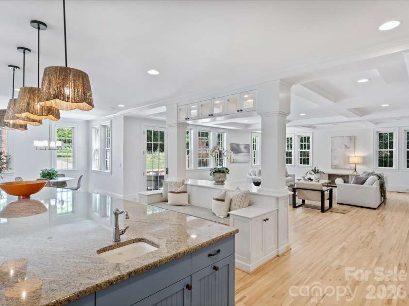 242 Hillside Avenue, Charlotte, NC 28209.  MLS# CAR4371887, YatesRealty ID 15455. 