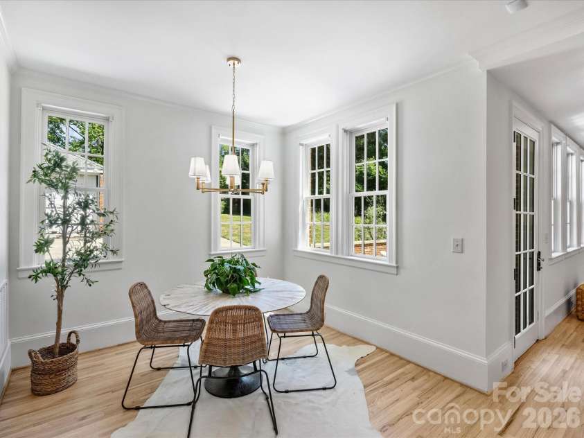 242 Hillside Avenue, Charlotte, NC 28209.  MLS# CAR4371887, YatesRealty ID 15455. 