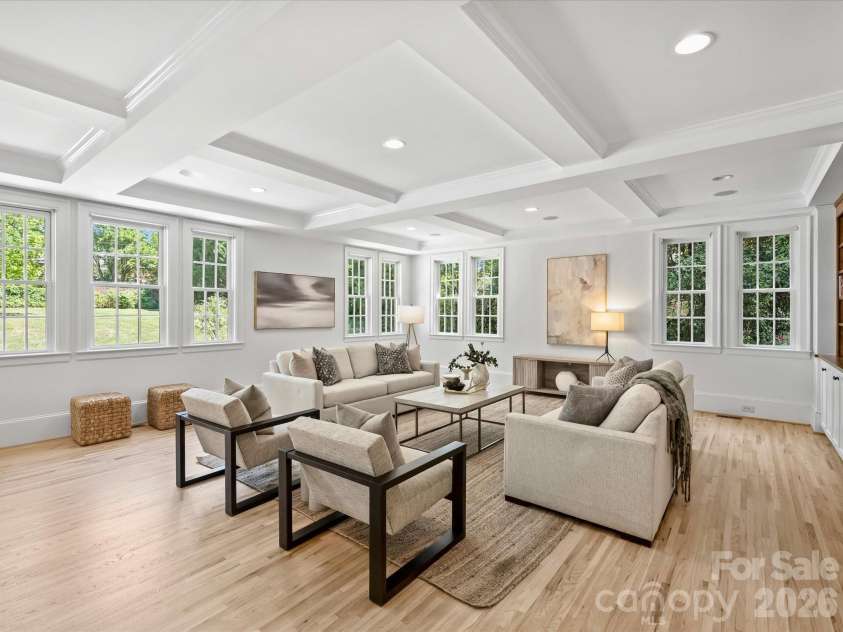 242 Hillside Avenue, Charlotte, NC 28209.  MLS# CAR4371887, YatesRealty ID 15455. 