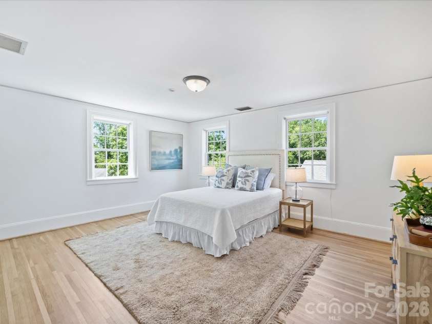 242 Hillside Avenue, Charlotte, NC 28209.  MLS# CAR4371887, YatesRealty ID 15455. 