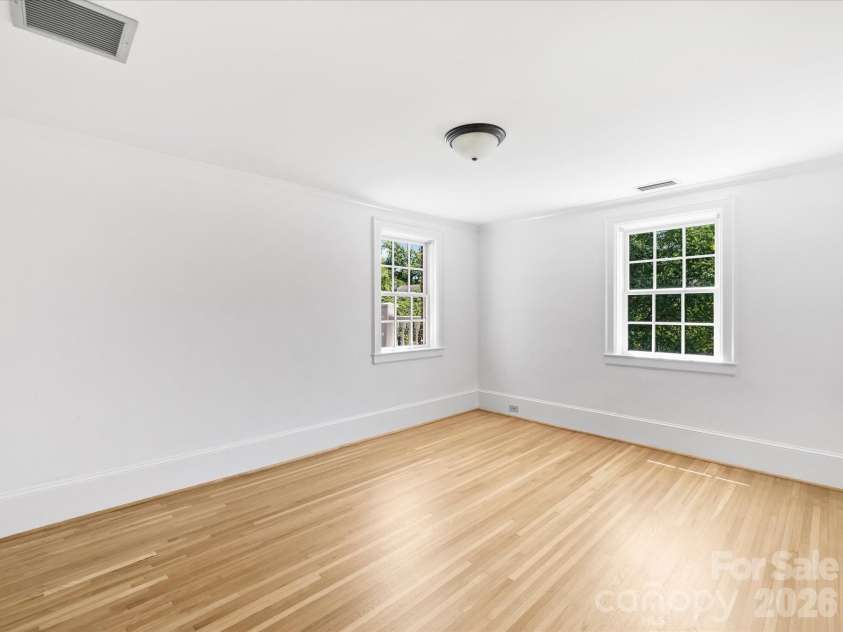 242 Hillside Avenue, Charlotte, NC 28209.  MLS# CAR4371887, YatesRealty ID 15455. 